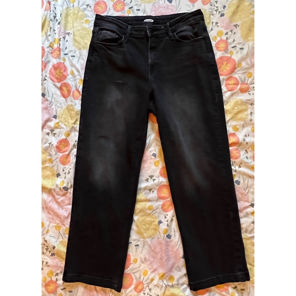 Old Navy size 10 high rise cropped black jean